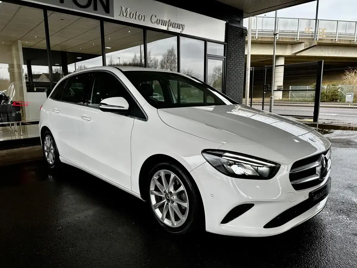 Used Mercedes B180 Executive 136 HP (100 kW) 2019 White MPV
