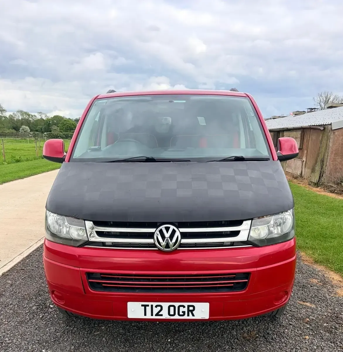 Used VW Transporter 140 HP (102 kW) 2010 Red Van