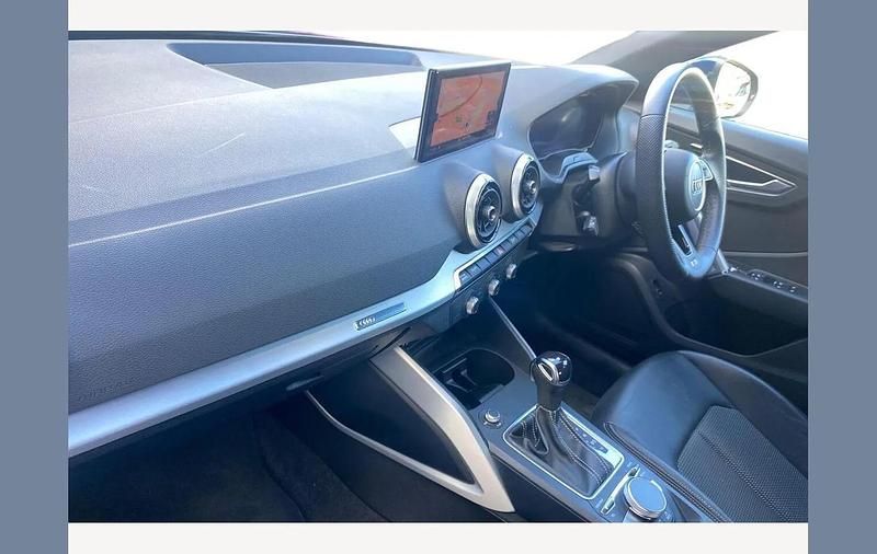 Used Audi Q2 S-Line 190 HP (139 kW) 2023 Blue SUV