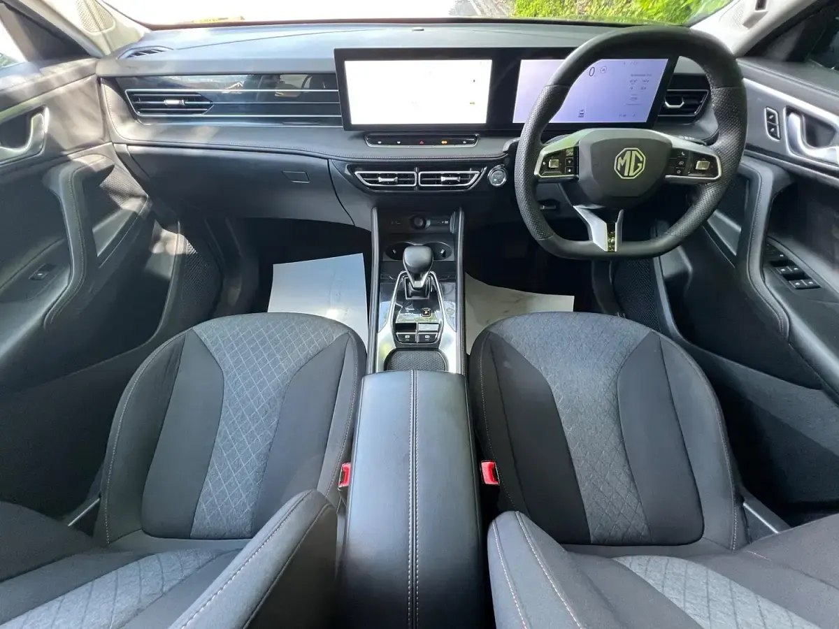 Used MG HS SE 2025 Black SUV