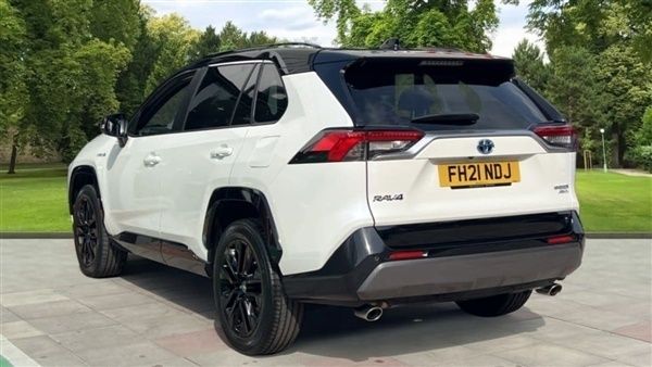 Used Toyota RAV4 Hybrid 219 HP (161 kW) 2021 White pearl bitone SUV