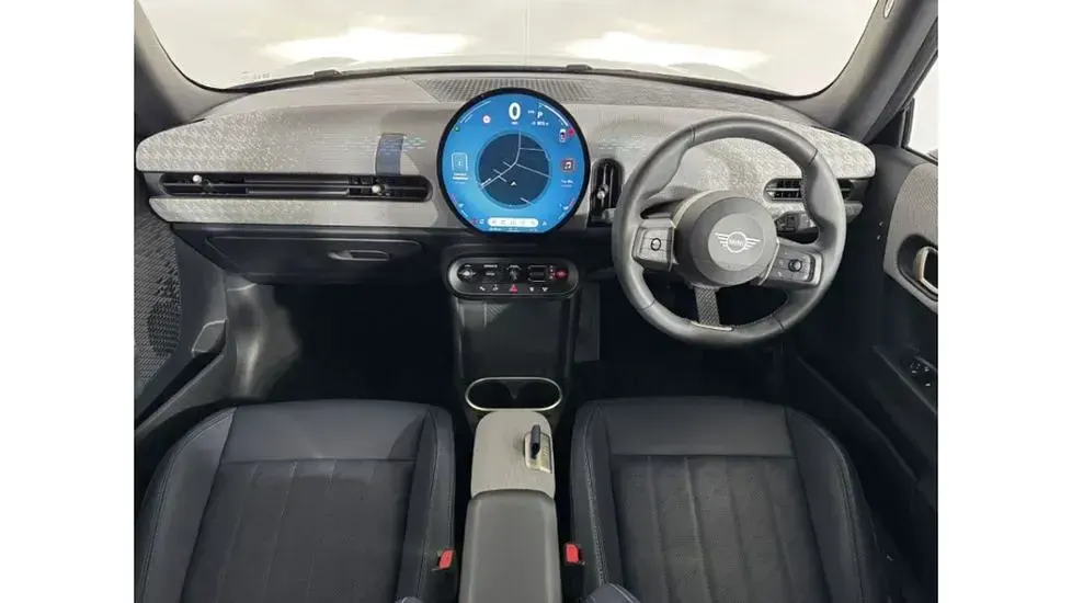 Used Mini Cooper Hatch 154 HP (113 kW) 2024 Green Hatchback