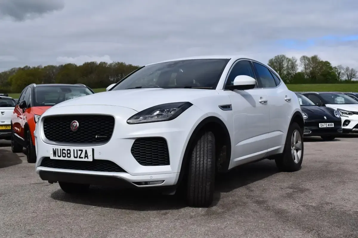 Usado Jaguar E-Pace R-Dynamic 180 HP (132 kW) 2018 Branco SUV