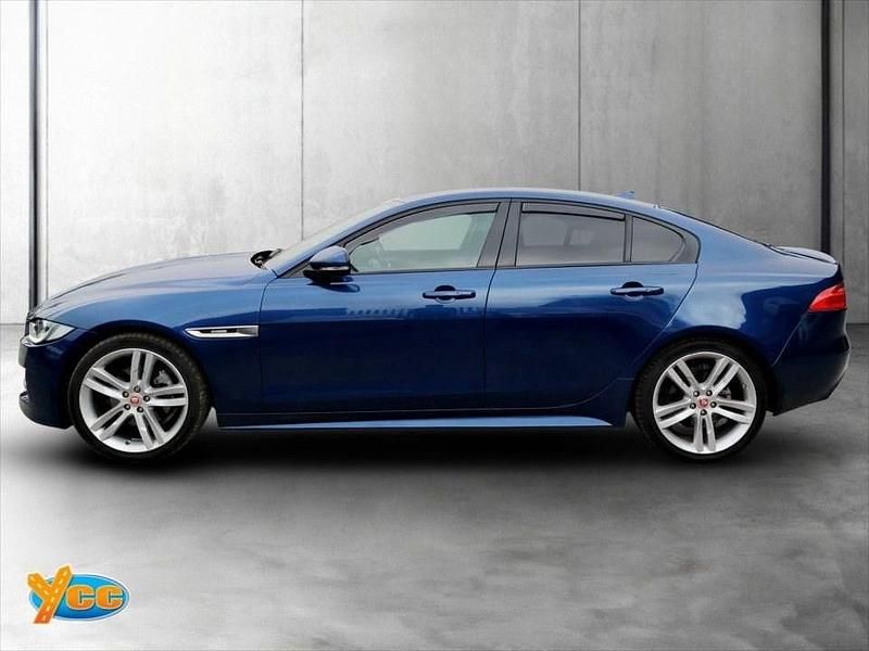 Used Jaguar XE R-Sport 180 HP (132 kW) 2015 Blue Sedan