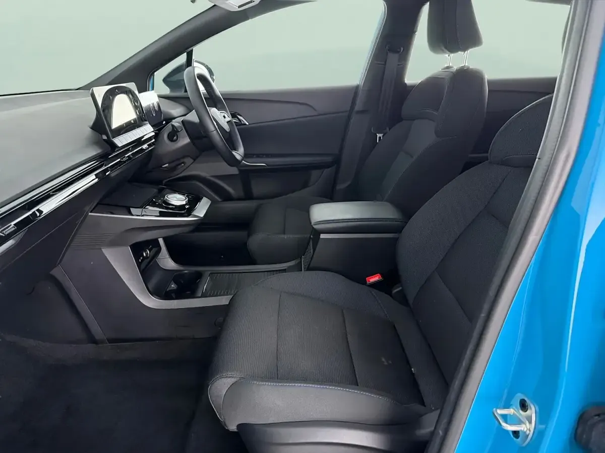 Used MG MG4 EV SE 150 kW (204 HP) 2024 Blue Hatchback