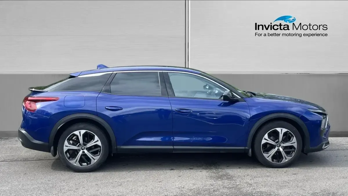 Used Citroën C5 X PureTech 131 HP (96 kW) 2023 Eclipse blue metallic Estate