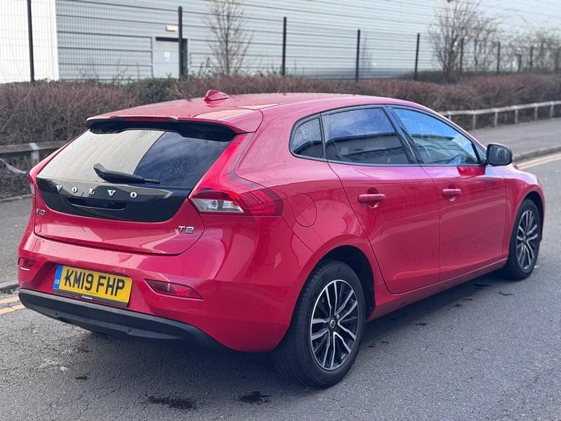 Used Volvo V40 Momentum 2019 Red Hatchback