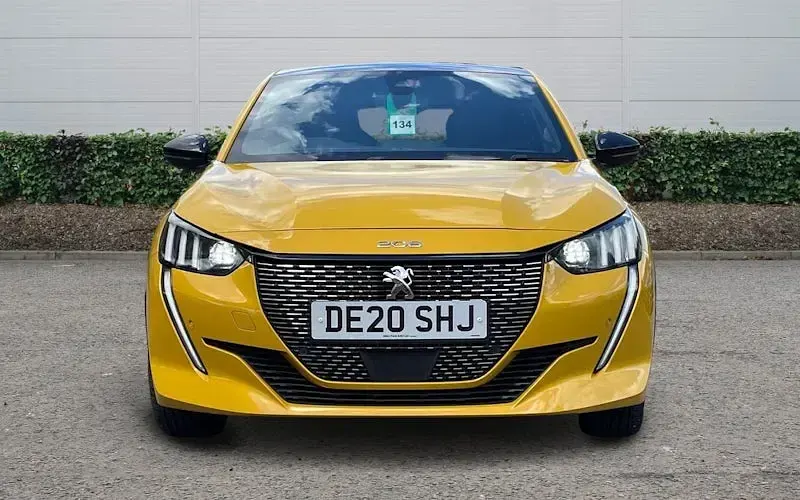 Used Peugeot 208 GT-line 102 HP (75 kW) 2020 Yellow Hatchback
