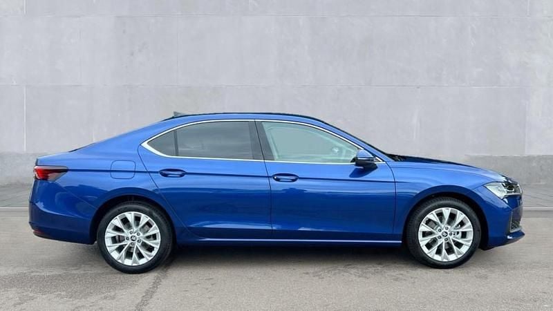 Used Skoda Superb SE L 150 HP (110 kW) 2025 Cobalt blue metallic Hatchback