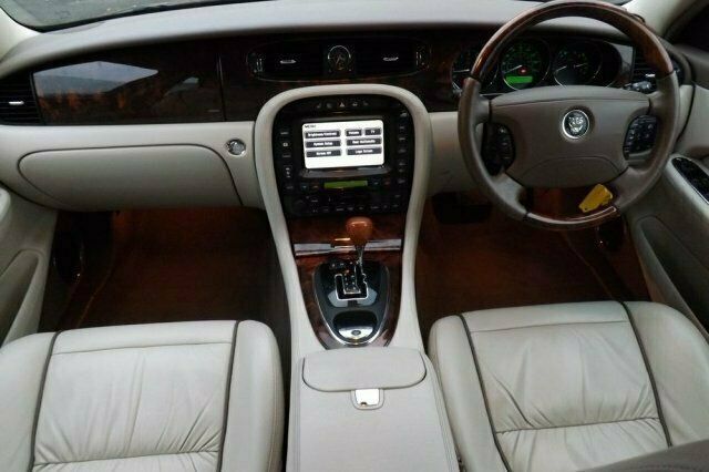 Used Jaguar XJ8 300 HP (220 kW) 2005 Sedan