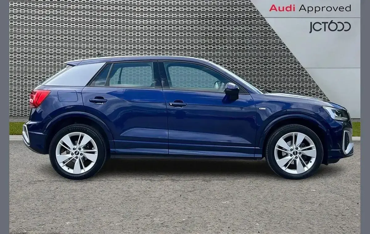 Used Audi Q2 S-Line 108 HP (79 kW) 2022 Blue SUV