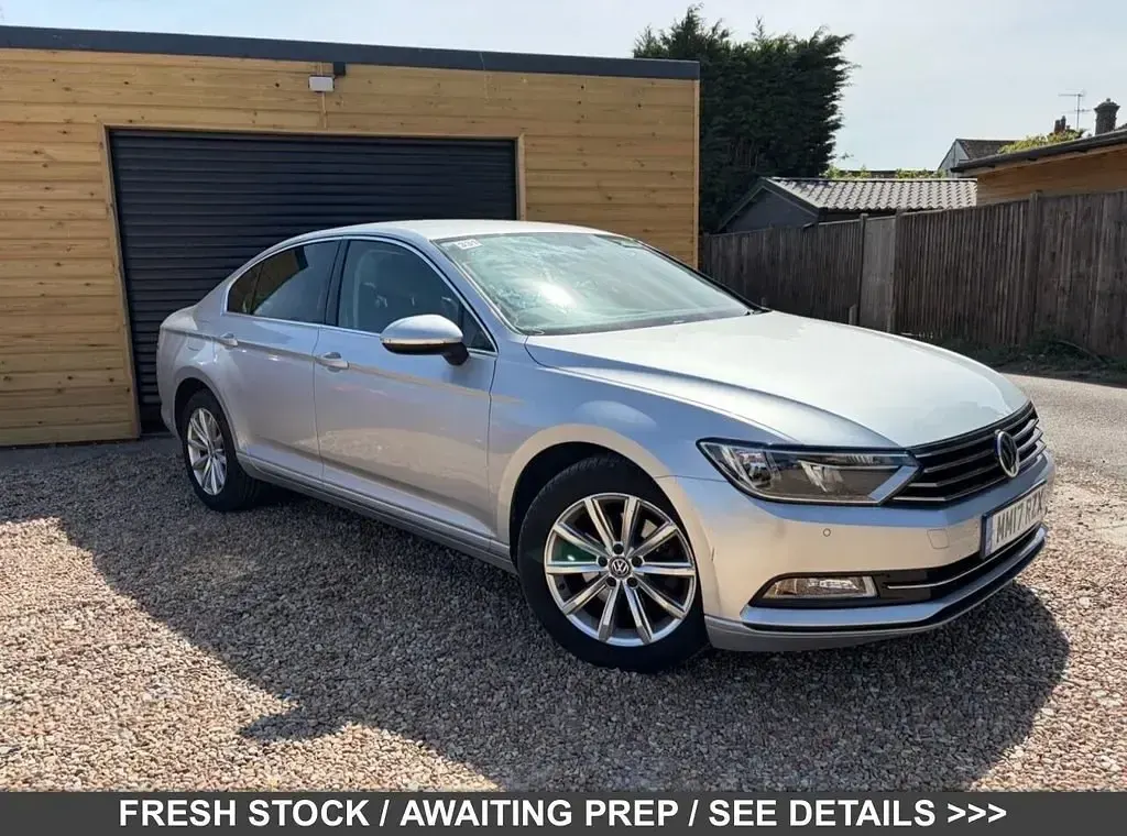 Usado VW Passat Business 150 HP (110 kW) 2017 Prateado Sedan