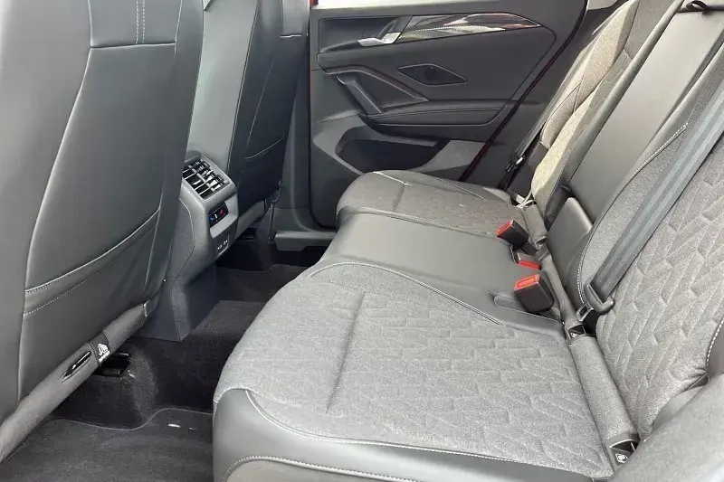 Second-hand VW Tiguan Match 150 CP (110 kW) 2025 Roșu SUV