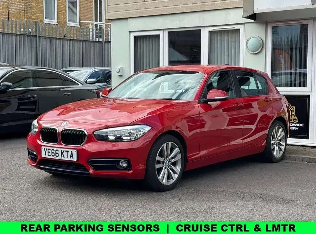 Used BMW 118 Sport Line 2016 Red Hatchback