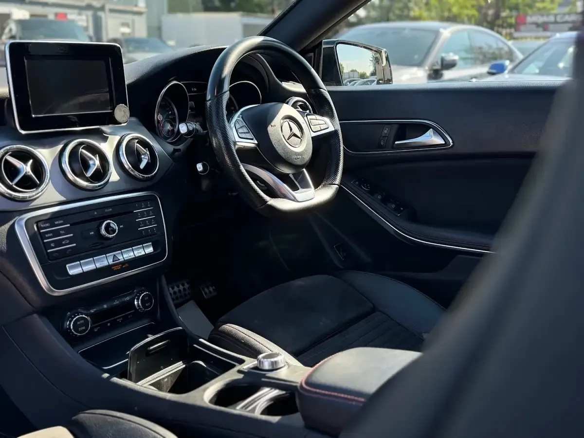 Used Mercedes CLA220 Shooting Brake AMG line 177 HP (130 kW) 2018 Silver Estate