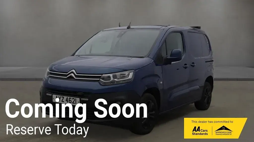 Used Citroën Berlingo Start 130 HP (95 kW) 2020 Blue MPV