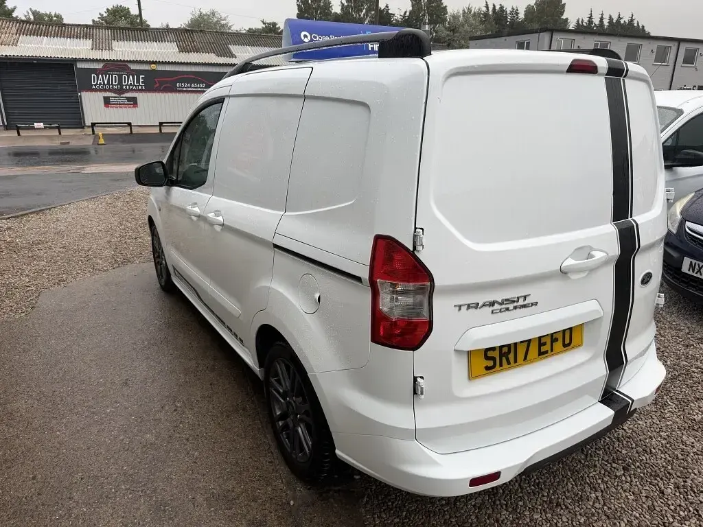 Used Ford Transit Courier Sport 95 HP (69 kW) 2017 White Van