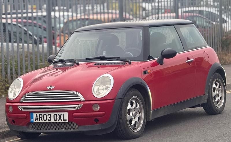 Red Used 2004 Mini Cooper Hatch Hatchback | £2,695 - Image 1/4