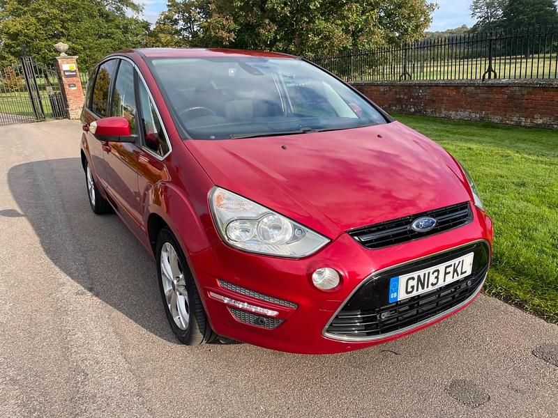 Red Used 2013 Ford S-MAX Titanium MPV | £5,000 (Fair price) - Image 1/4