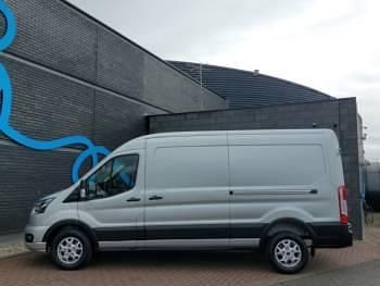 Usado Ford Transit Limited 170 CV (125 kW) 2024 Plateado Van