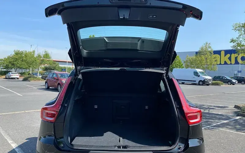 Used Volvo XC40 Plus 163 HP (119 kW) 2024 Black SUV