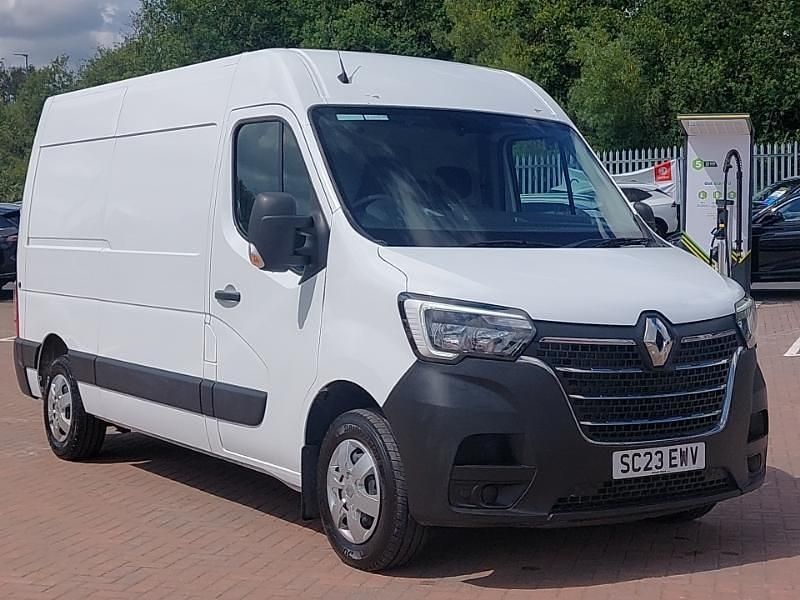 White Used 2023 Renault Master Business Van | £14,998 (Good price) - Image 1/4