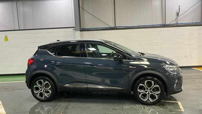Used Renault Captur Techno 91 HP (66 kW) 2023 Blue/black SUV
