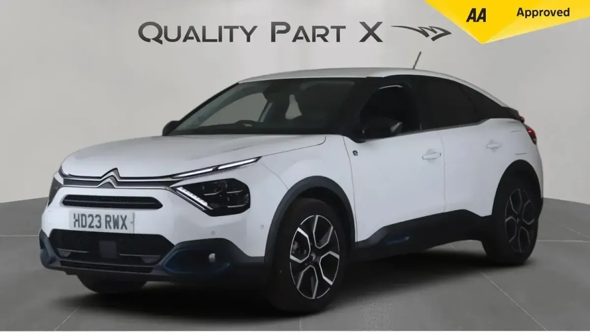 Used Citroën e-C4 Shine 100 kW (136 HP) 2023 White Hatchback