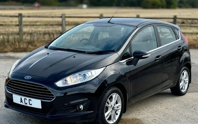 Used Ford Fiesta Zetec 101 HP (74 kW) 2015 Hatchback
