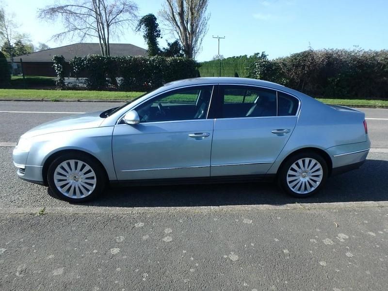Begagnad VW Passat Highline 2008 Blå Sedan