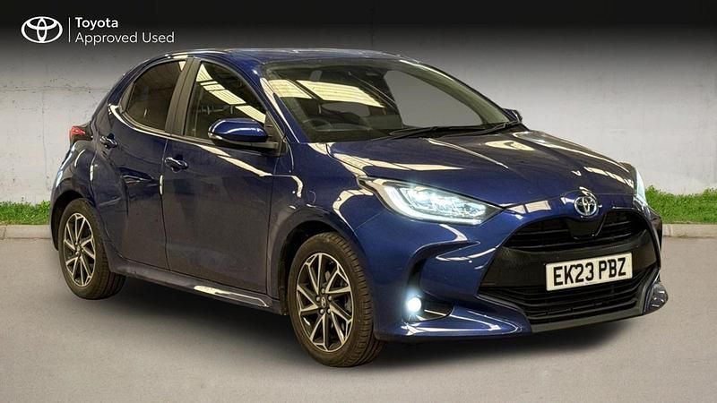 Used Toyota Yaris Hybrid Design 2023 Blue Hatchback