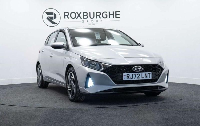 Used Hyundai i20 SE 100 HP (73 kW) 2022 Silver Hatchback