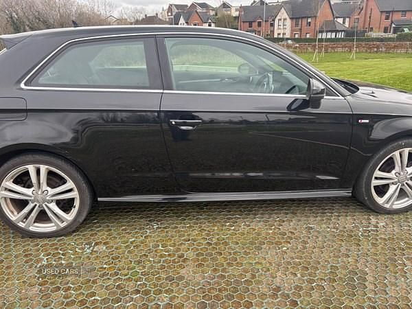 Usado Audi A3 S-Line 150 HP (110 kW) 2016 Preto Citadino