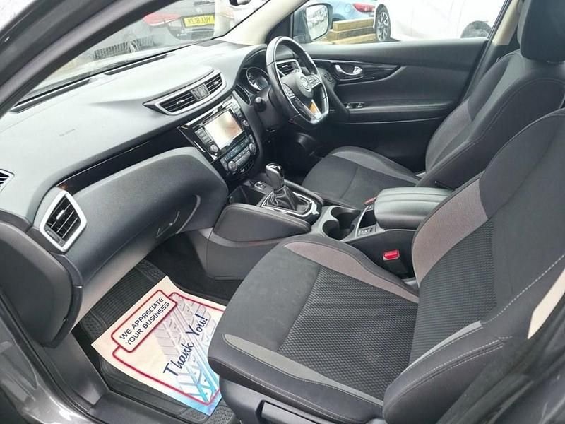 Used Nissan Qashqai Acenta Premium 115 HP (84 kW) 2019 Grey SUV