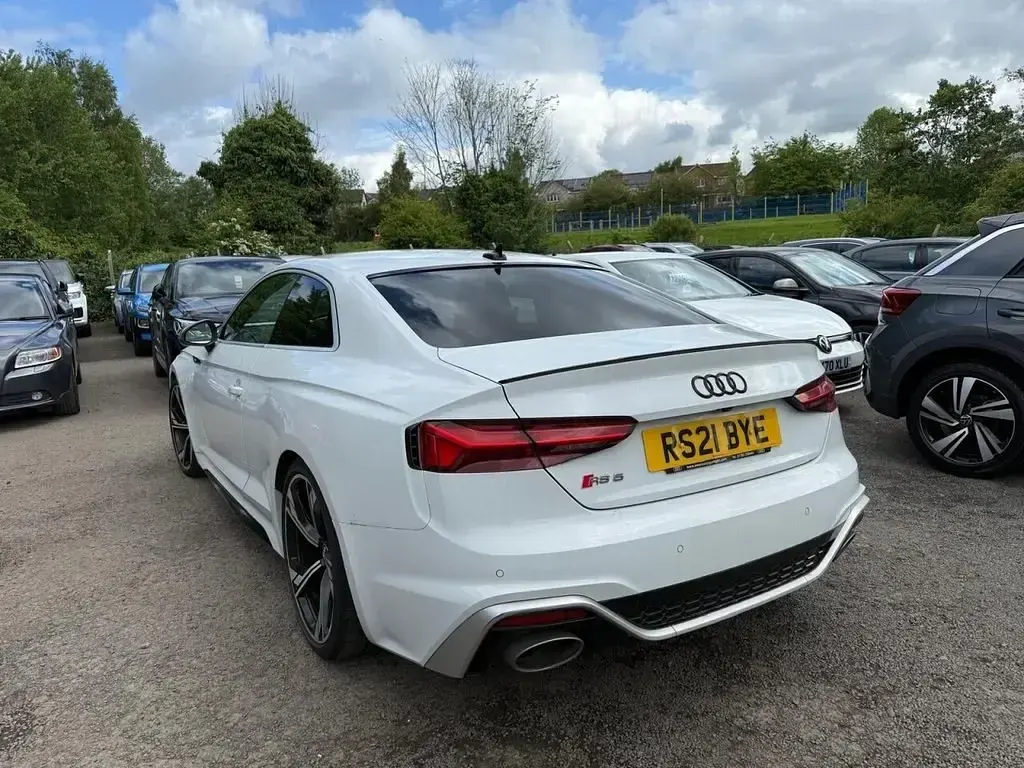 Begagnad Audi RS5 Business 450 HK (330 kW) 2021 Vit Sportkupé