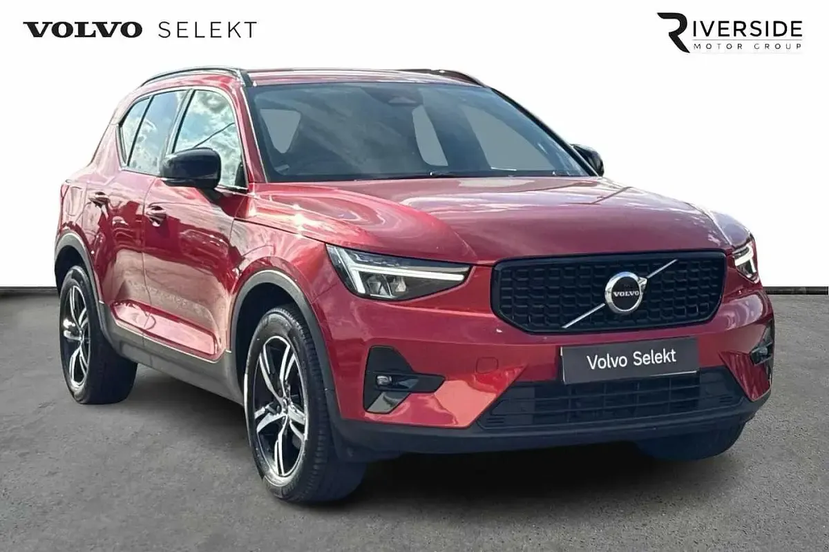 Used Volvo XC40 Plus 163 HP (119 kW) 2022 Fusion red SUV