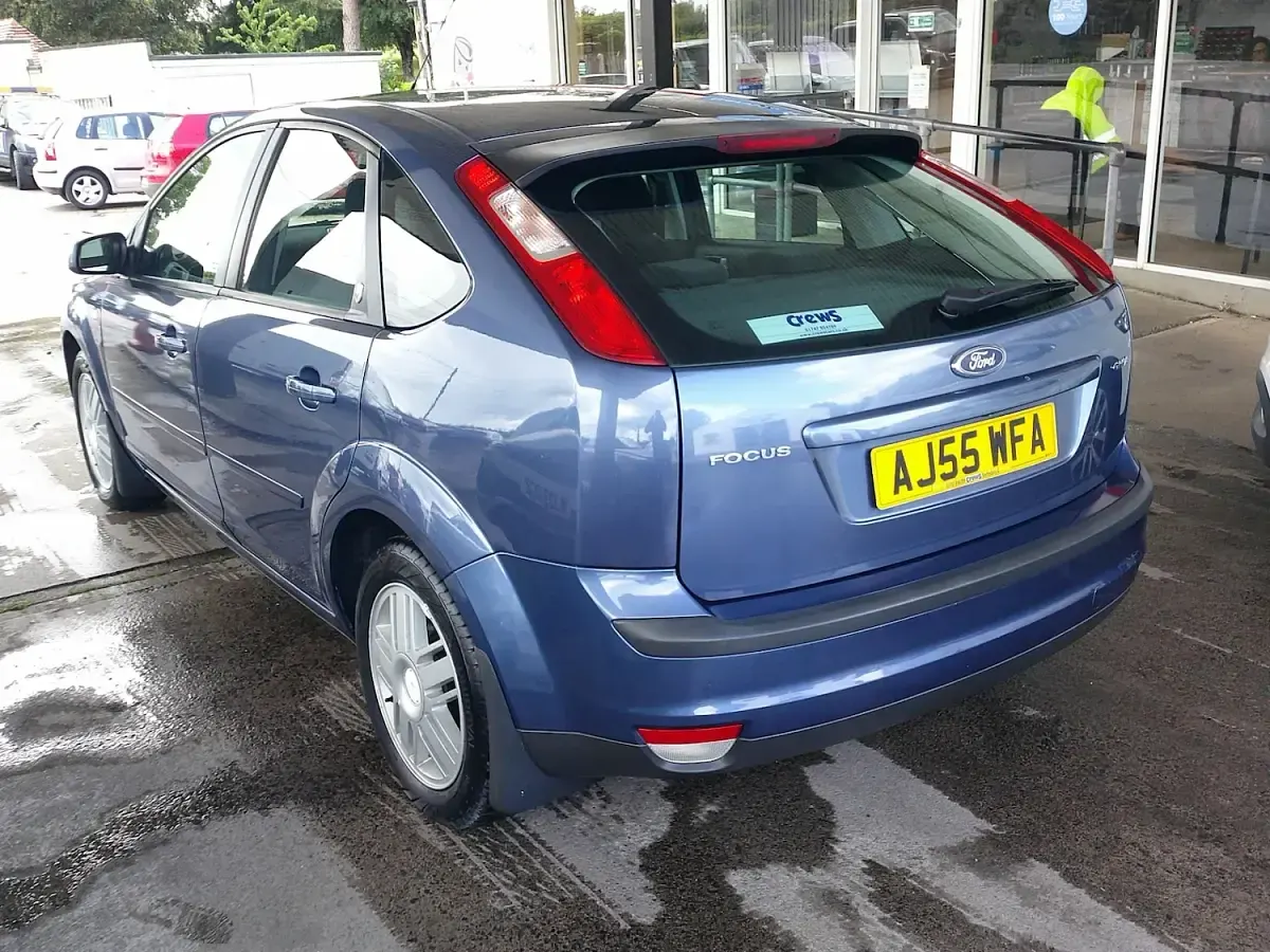 Used Ford Focus Ghia 2005 Jeans blue Hatchback