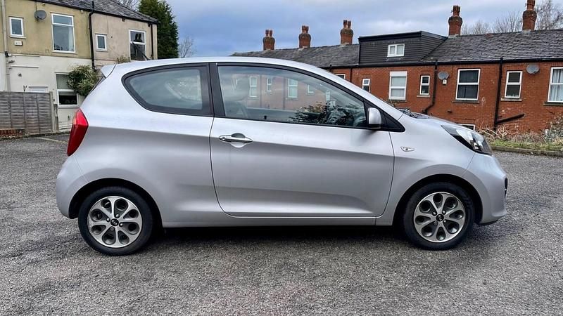 Used Kia Picanto City 68 HP (50 kW) 2013 Silver Hatchback