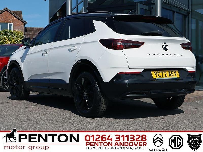 Used Vauxhall Grandland X GS Line 130 HP (95 kW) 2022 White SUV