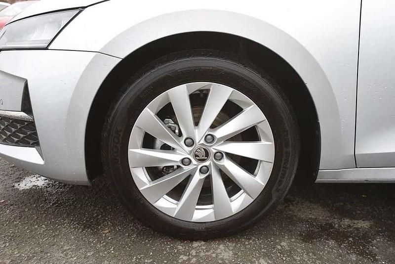 Used Skoda Octavia SE L 150 HP (110 kW) 2024 Brilliant silver metallic Hatchback