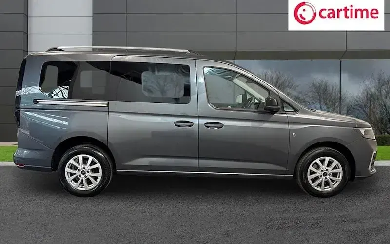 Used Ford Tourneo Connect Titanium 122 HP (89 kW) 2023 MPV