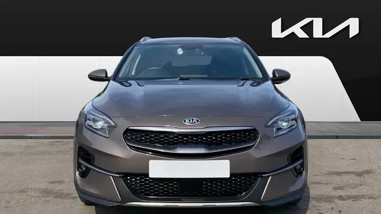 Usado Kia XCeed 120 HP (88 kW) 2021 Castanho SUV