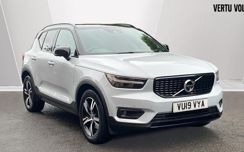 Silver Used 2019 Volvo XC40 R-Design SUV | £24,059 (A bit pricey) - Image 1/4