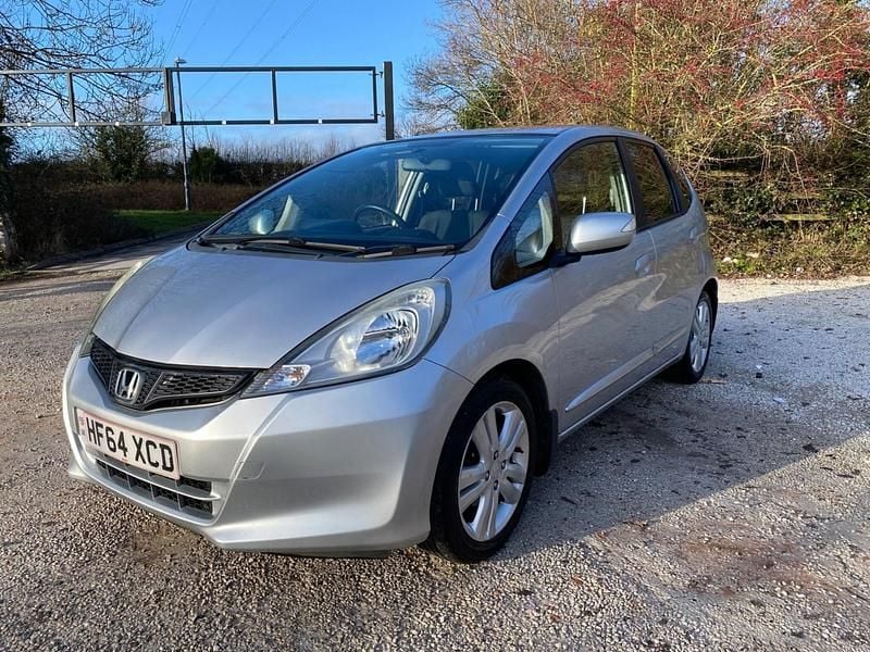 Used Honda Jazz ES 2014 Silver Hatchback