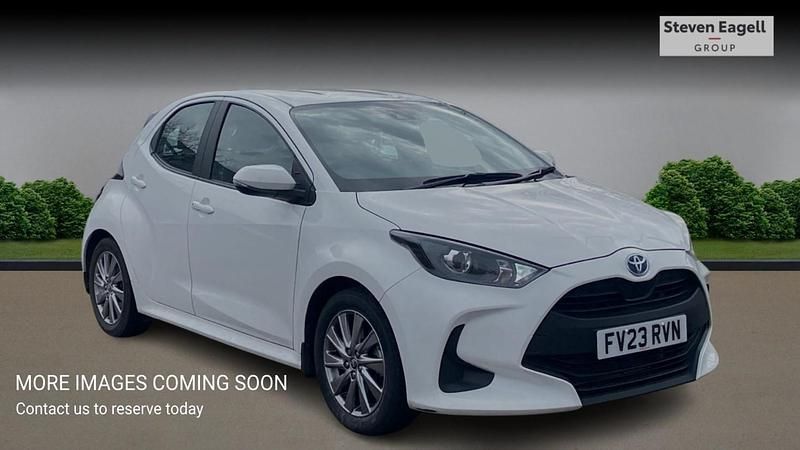 Used Toyota Yaris Hybrid 2023 White Hatchback