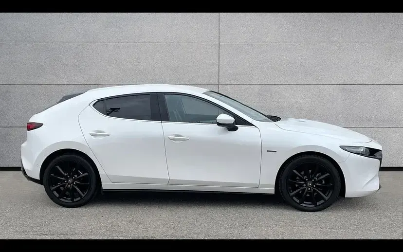 Used Mazda 3 Edition 178 HP (130 kW) 2021 White Hatchback