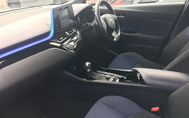 Used Toyota C-HR 122 HP (89 kW) 2020 Silver SUV