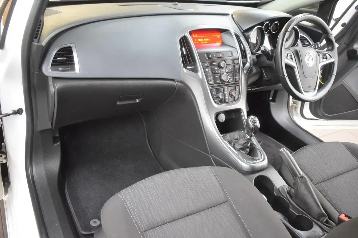 Used Vauxhall Astra GTC Edition 2015 White Hatchback