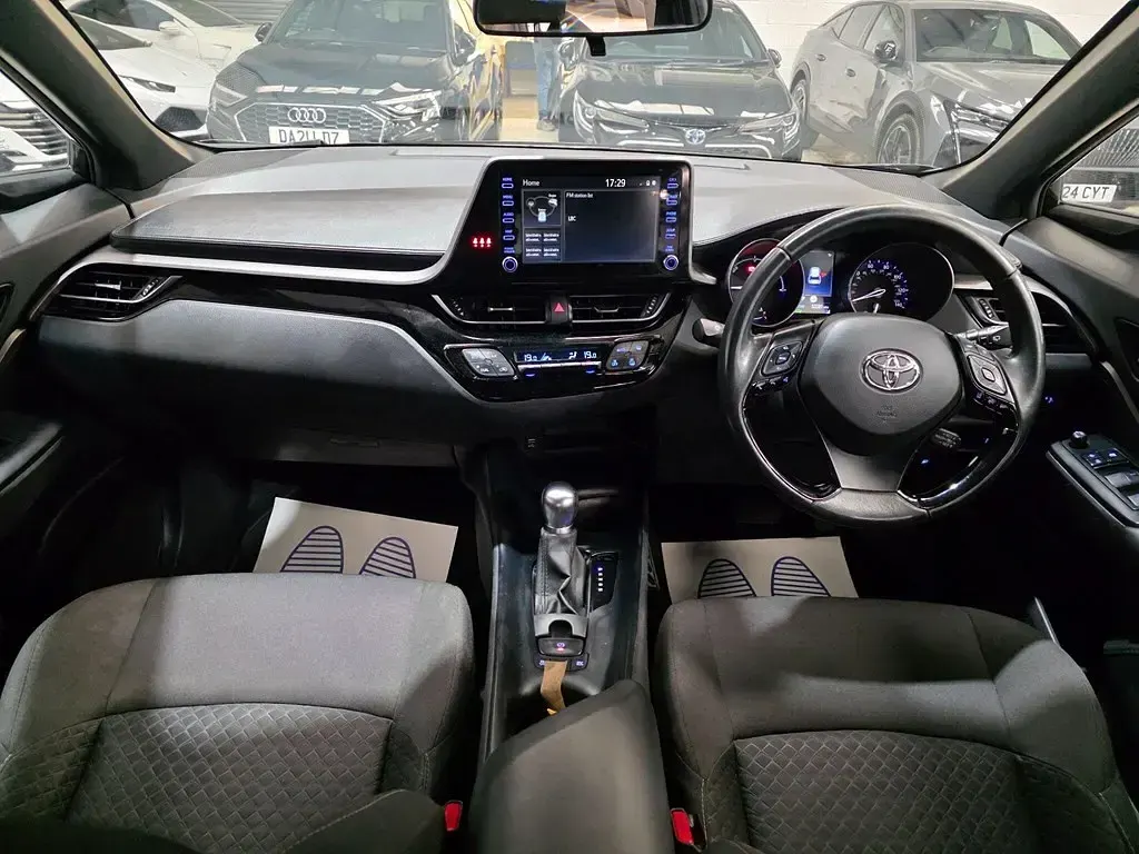 Begagnad Toyota C-HR 122 HK (89 kW) 2023 Svart SUV