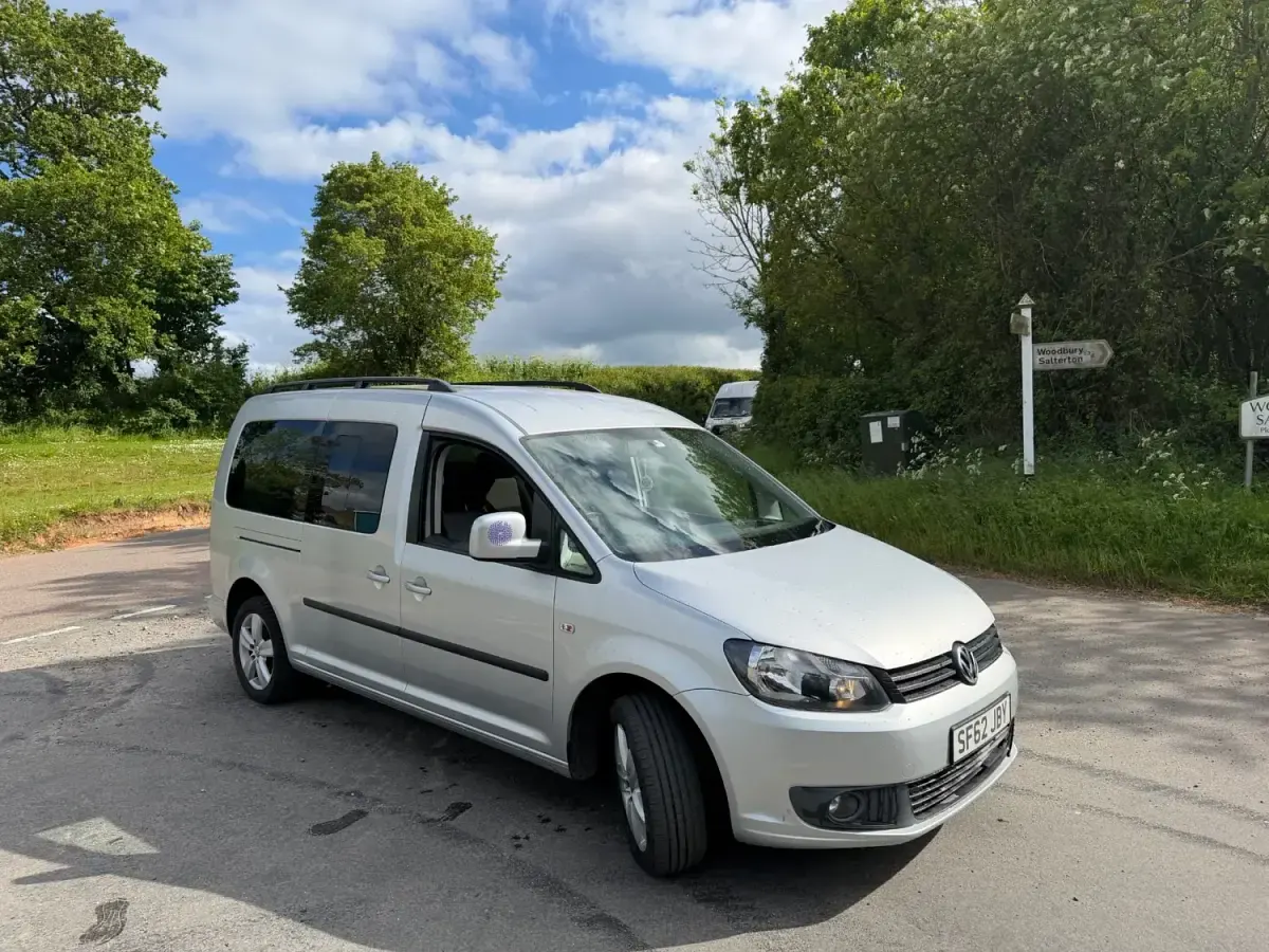Usado VW Caddy Life 2012 Plateado Monovolumen